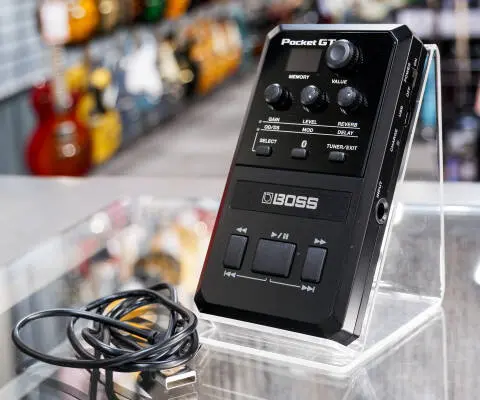 BOSS - Pocket GT Pocket Effects Processor and Practice Companion 2